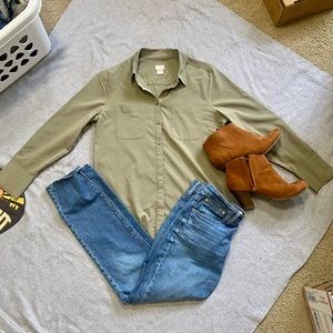 Chico’s Olive Green Textured Dot Button Up Shirt